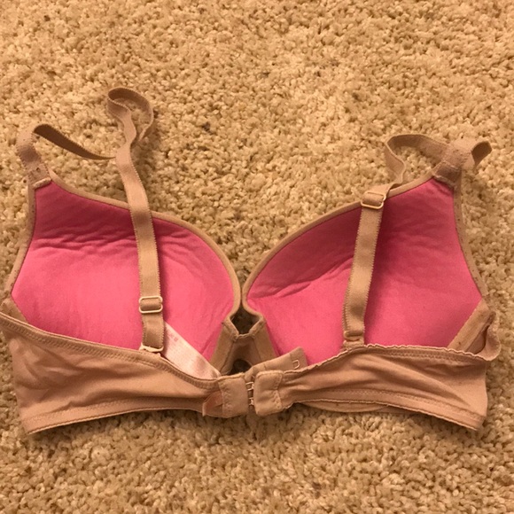 Pink Victoria secret push up bra - Picture 2 of 3